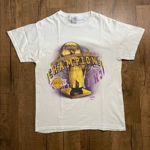 Lakers 2000 NBA Finals champions delta pro weight t-shirt
